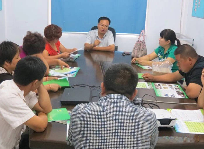 Baisheng Feed Mencapai Kerjasama Strategis dengan Perusahaan Pembiakan untuk Membantu Pembangunan