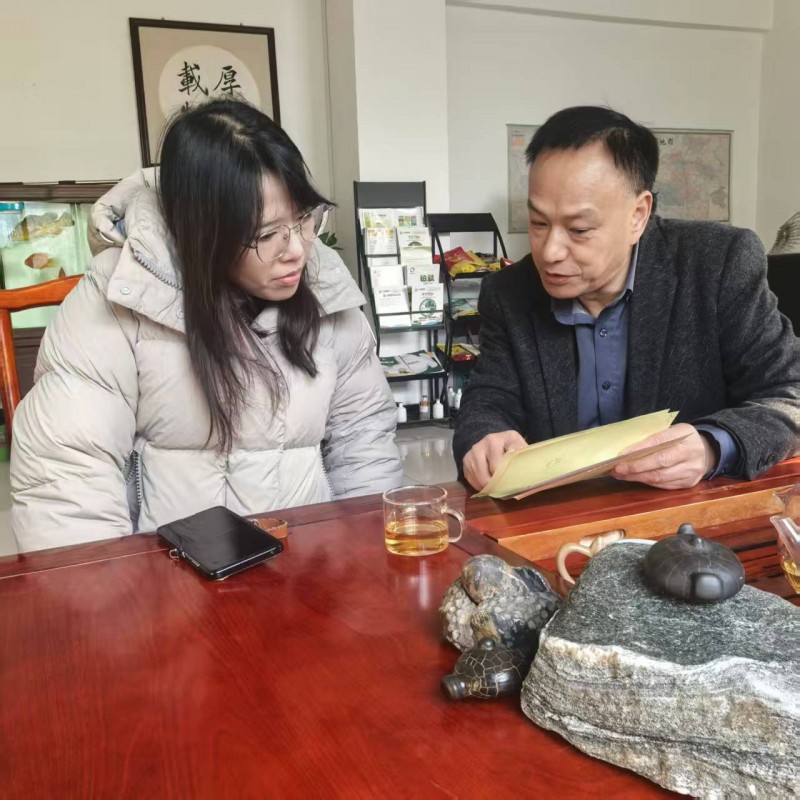 Mr. Cao dari Zhejiang mengunjungi Baosheng Feed Factory untuk tur inspeksi